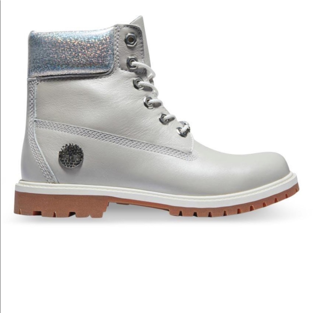 Timberland WOMEN'S HERITAGE 6-INCH WATERPROOF BOOT - Picture 1 of 6